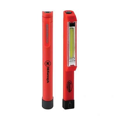 What type of batteries does the light use?